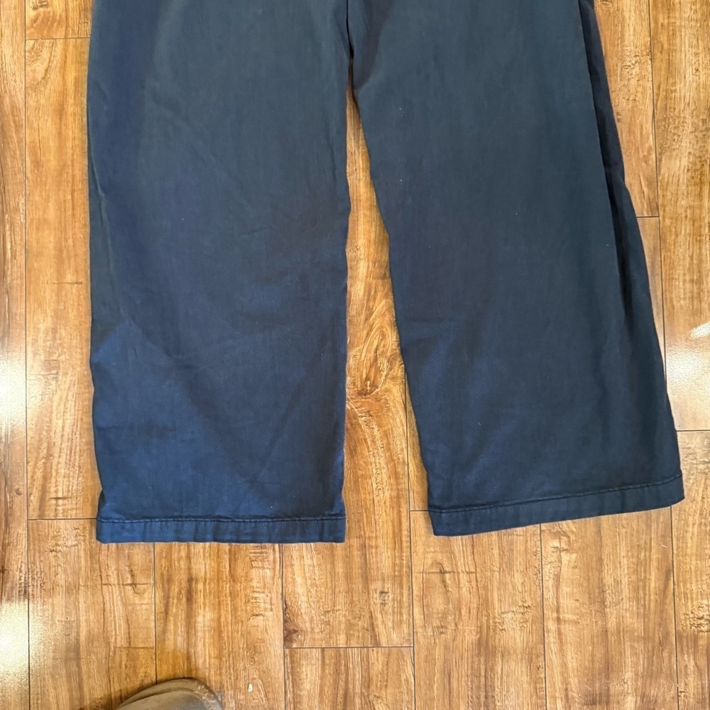 American Eagle Women’s Black Dark Gray Wide Leg High Waist Chinos Slacks Size 8 - Picture 9 of 11
